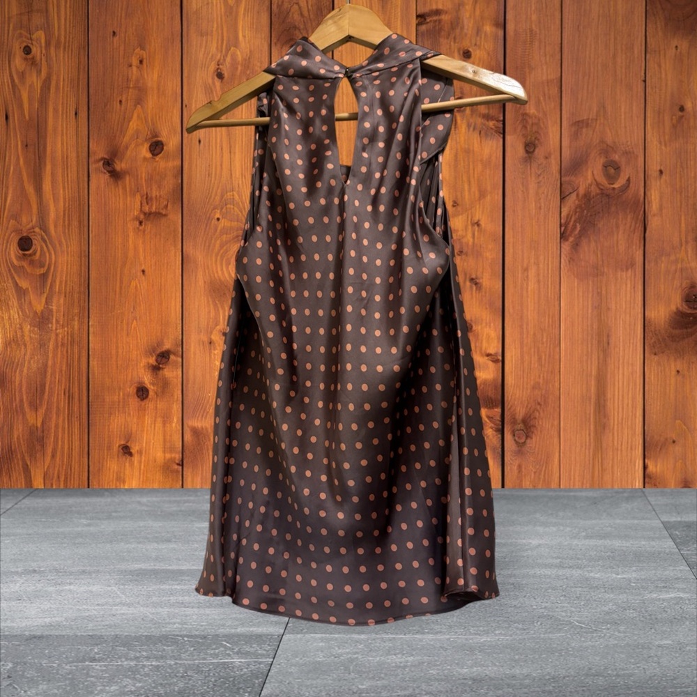 Violet & Claire Size M Brown/Orange Poker Dot Sleeveless Draped Neckline Blouse - Picture 2 of 15